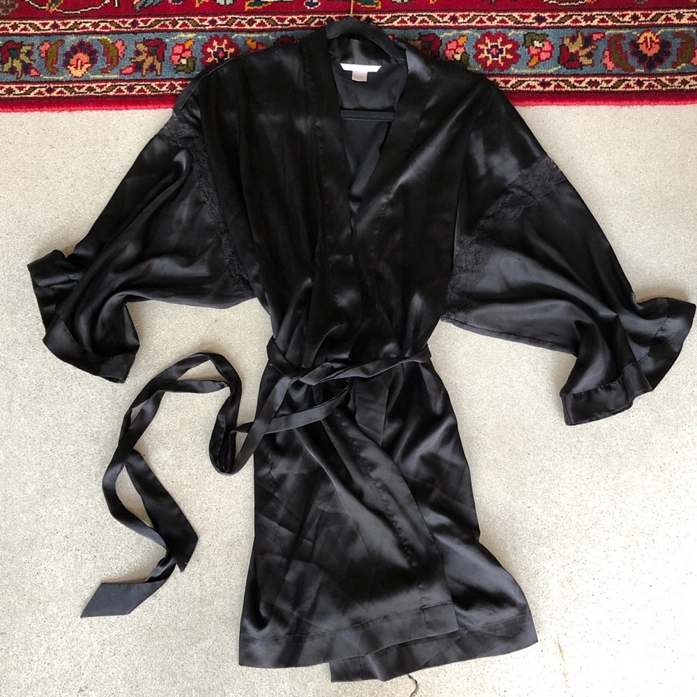 VICTORIA’S SECRET BLACK SILK ROBE